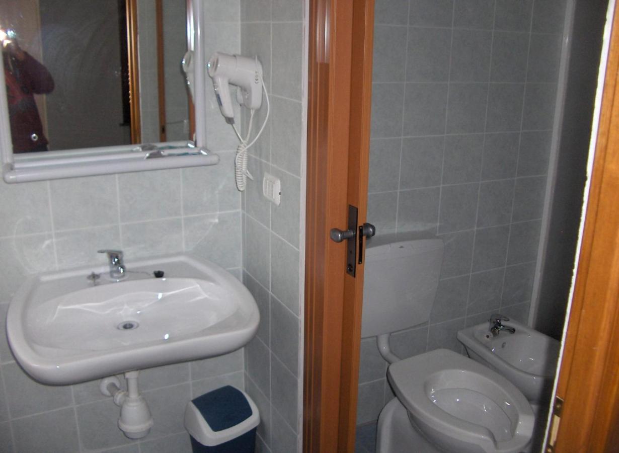 Residenza La Ruina Aparthotel Фенестреле Стая снимка