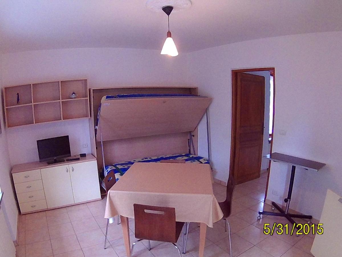 Residenza La Ruina Aparthotel Фенестреле Стая снимка