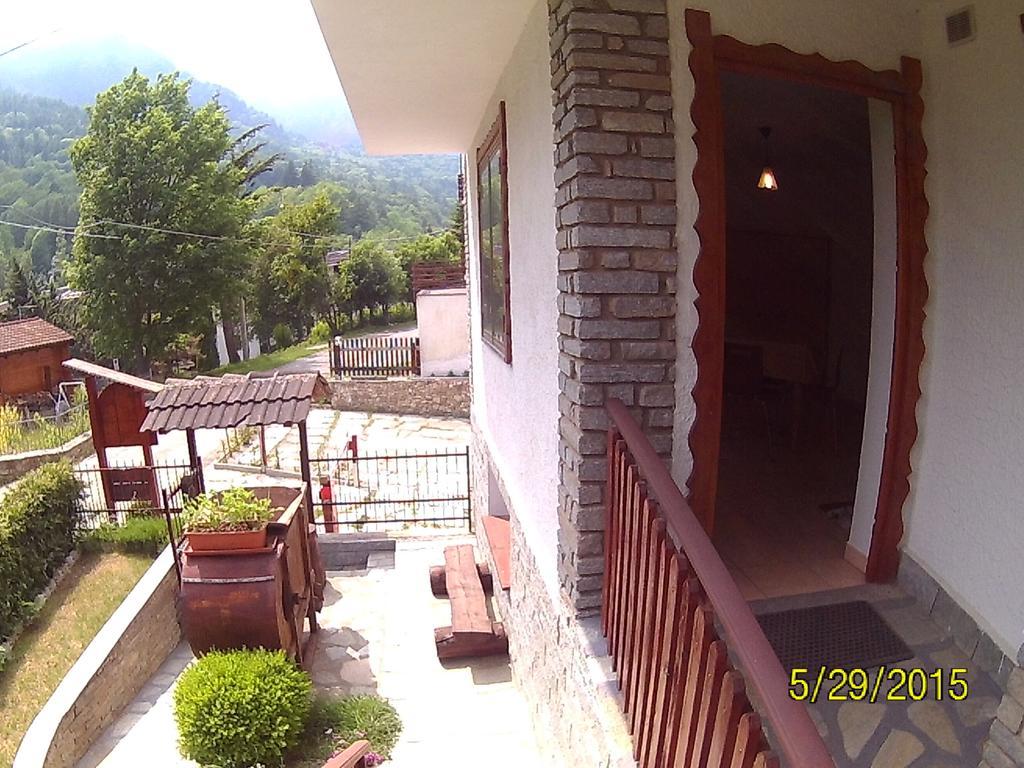 Residenza La Ruina Aparthotel Фенестреле Екстериор снимка