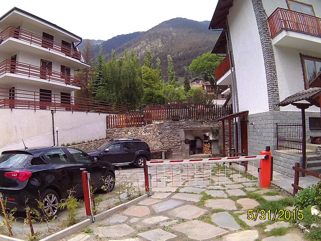 Residenza La Ruina Aparthotel Фенестреле Екстериор снимка